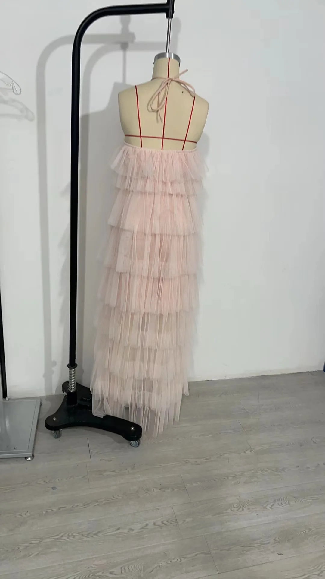 New Women's Pink Ruffled Evening Dress - Sleeveless Cake Skirt