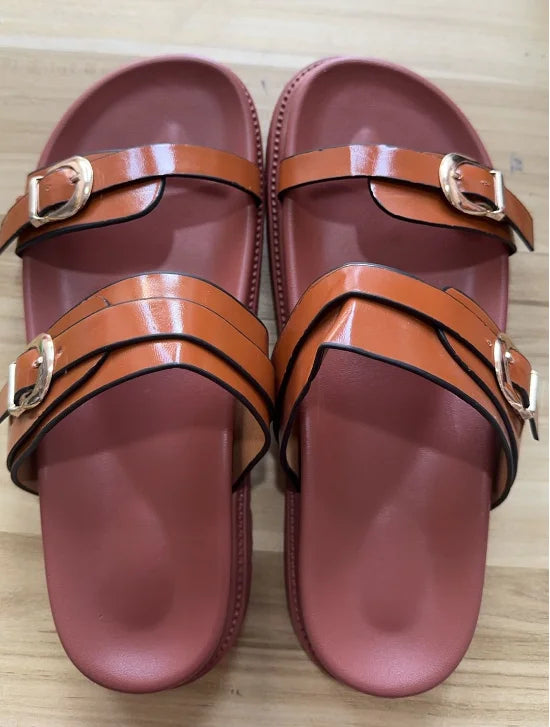 Women Fashion Flip Flops Summer Fashion Platform Metal Beach Slippers Female New Rivet Casual Outside Thick Sole Casual Sandals